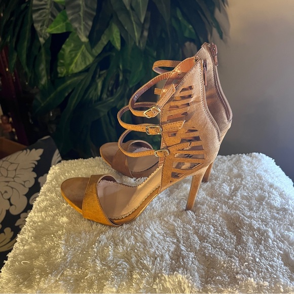 M Madison - Picture 5 of 9